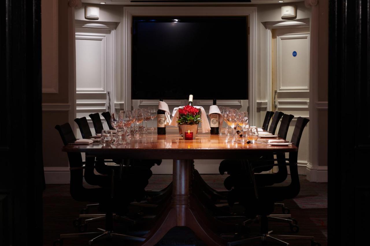 Le Meridien Piccadilly Londra Esterno foto The dining room at the hotel