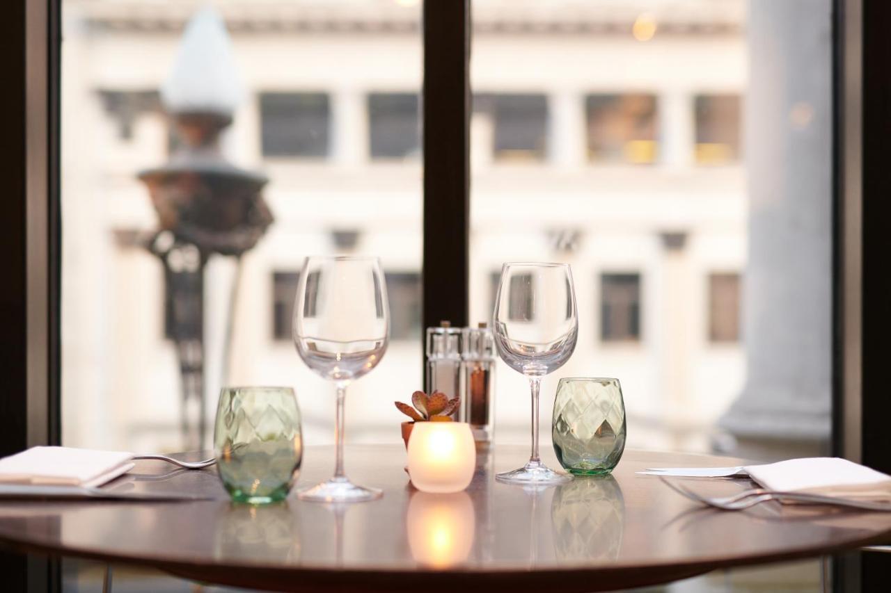Le Meridien Piccadilly Londra Esterno foto The restaurant's terrace