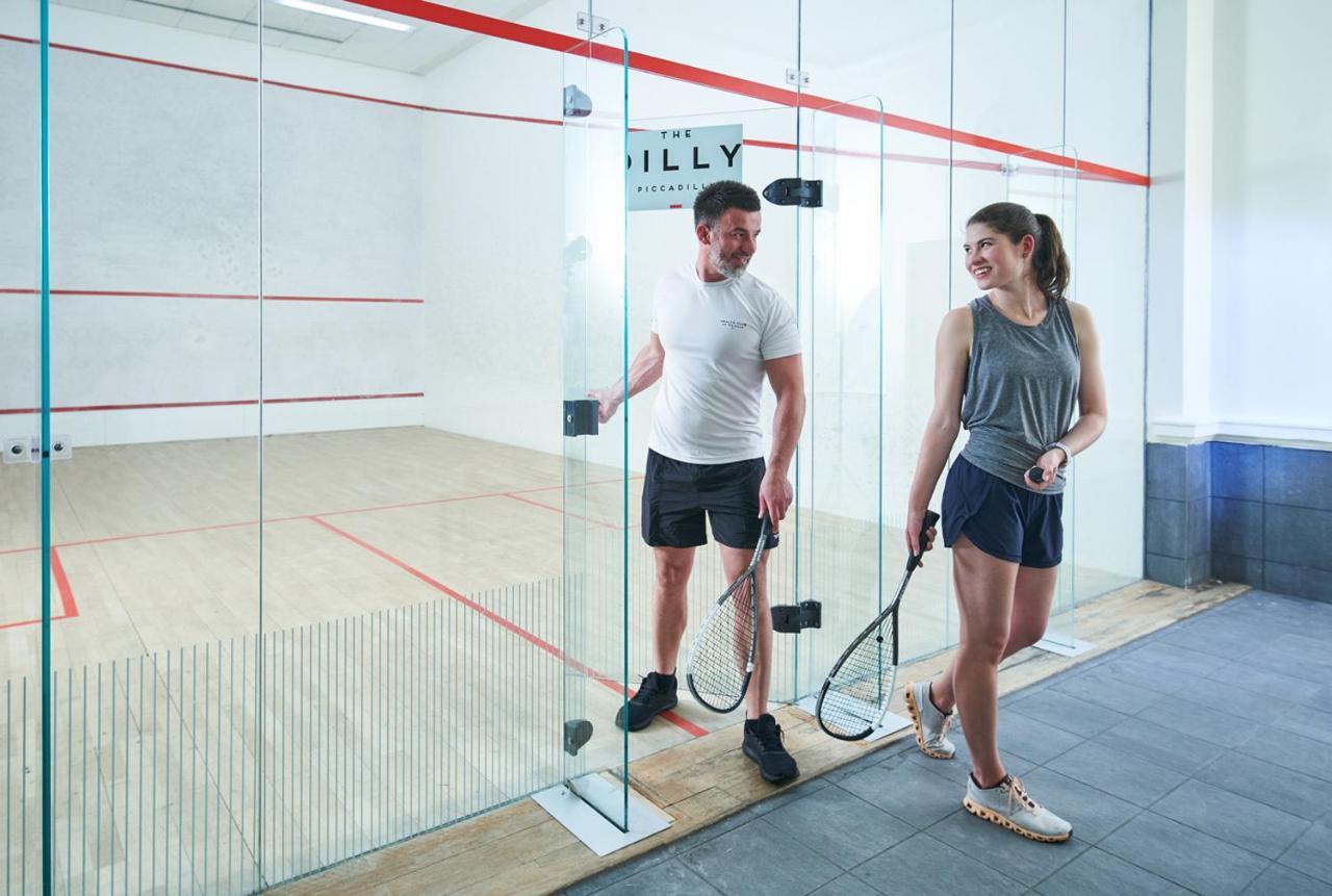 Le Meridien Piccadilly Londra Esterno foto A squash court