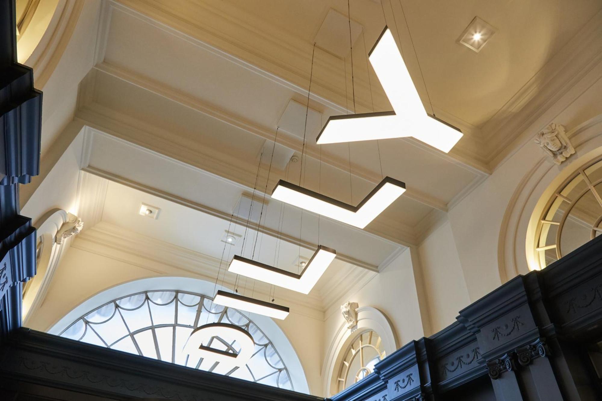 Le Meridien Piccadilly Londra Esterno foto The Y pendant light