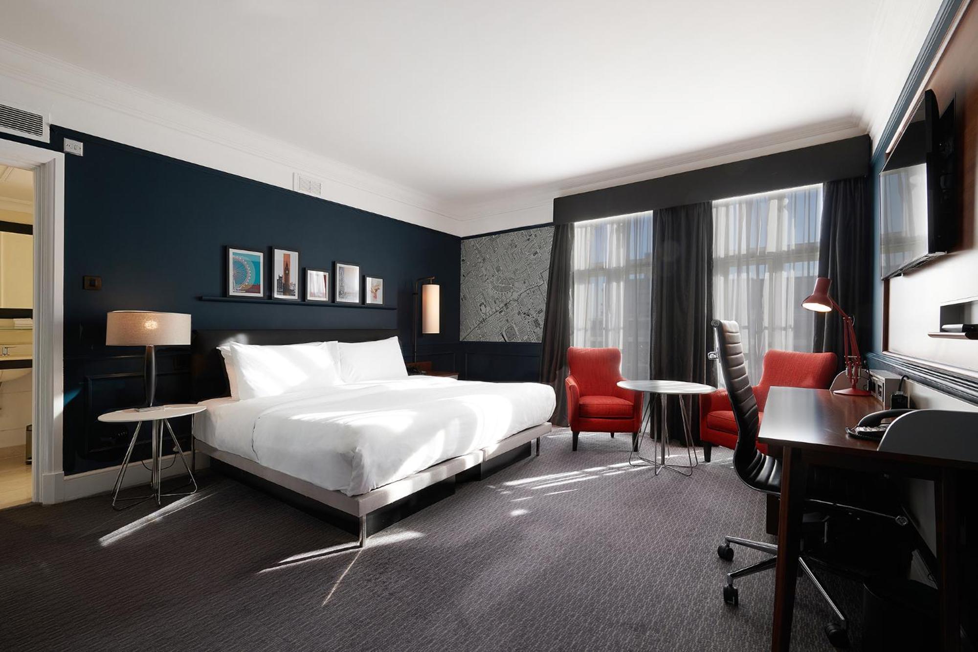 Le Meridien Piccadilly Londra Esterno foto A room at the hotel