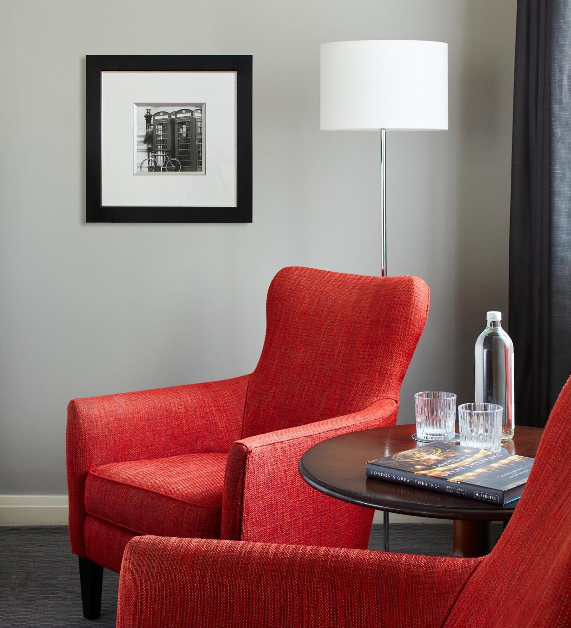 Le Meridien Piccadilly Londra Esterno foto A room at the hotel